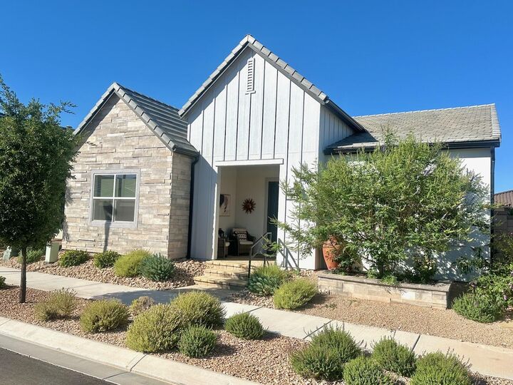 Property Photo:  5588 S Agave Peak Ln  UT 84790 