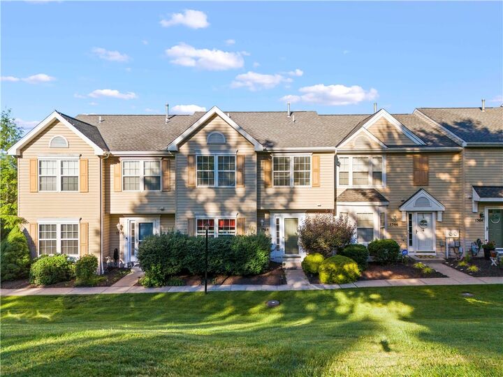 Property Photo:  1368 Meadowbrook Dr  PA 15317 