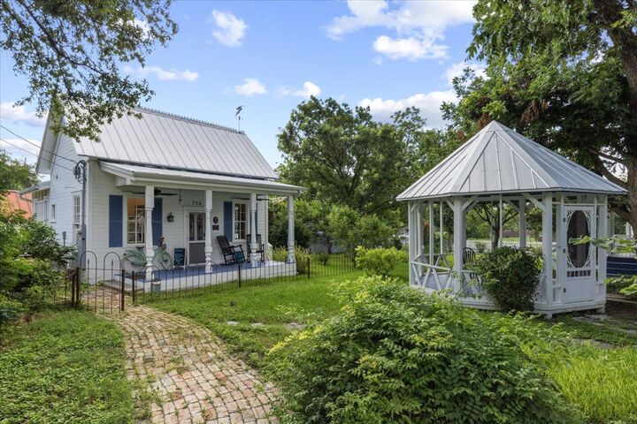 Property Photo:  702 E Main Street  TX 78664 