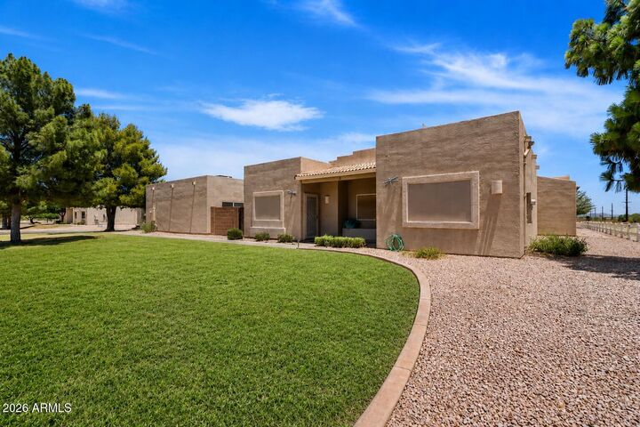 Property Photo: 2300 E Magma Road 2 AZ 85143