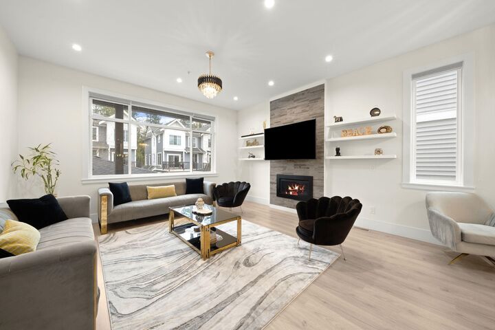 Property Photo:  11042 240 Street  BC V2W 1H6 