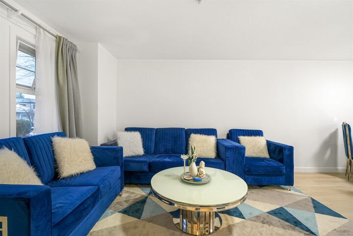 Property Photo: 15432 16A Avenue 5 BC V4A 1T3