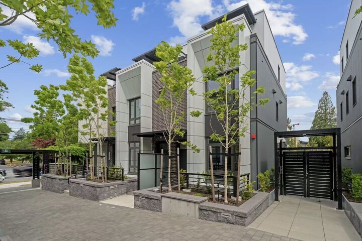 6292 Oak Street — photo 1