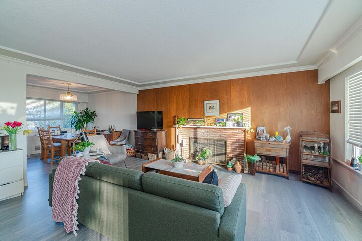 Property Photo: 6407 Clinton Street BC V5E 1A3