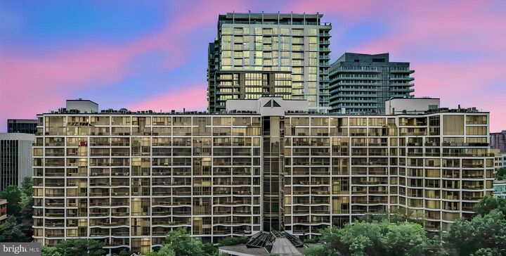 Property Photo:  1530 Key Boulevard 920  VA 22209 