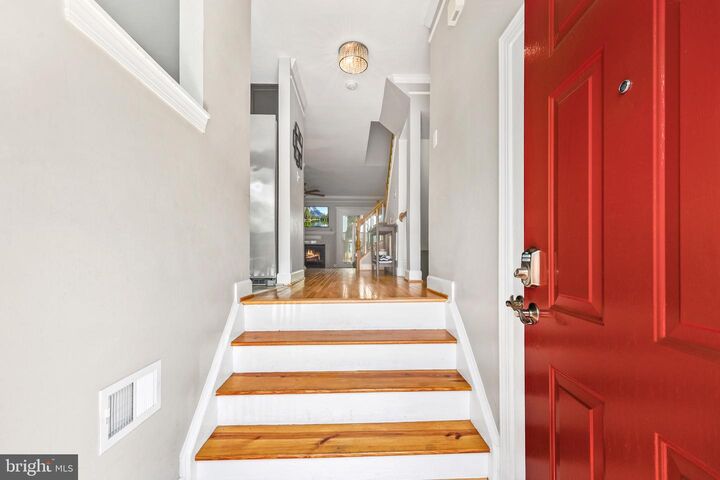 Property Photo:  7710 Baird Court  VA 22079 