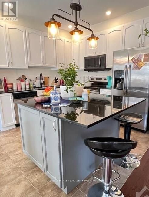 Property Photo:  349 Meadowbreeze Drive  ON K2M 0K3 