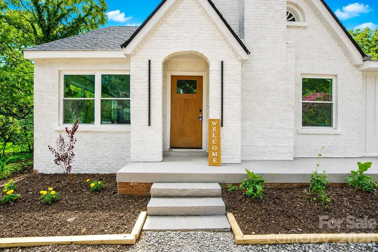 Property Photo: 4115 N Sharon Amity Road NC 28205