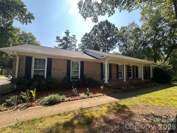 Property Photo: 5836 Lebanon Road NC 28227