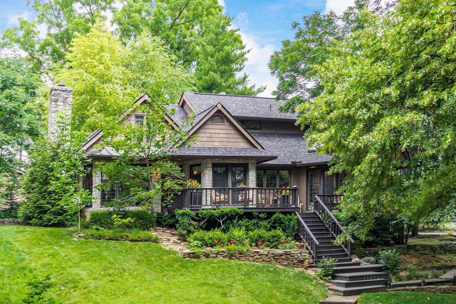 Property Photo: 1164 Parkway Drive OH 43212