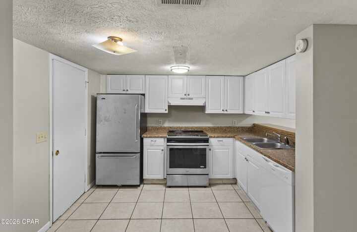 Property Photo: 102 Pattho Lane B FL 32444