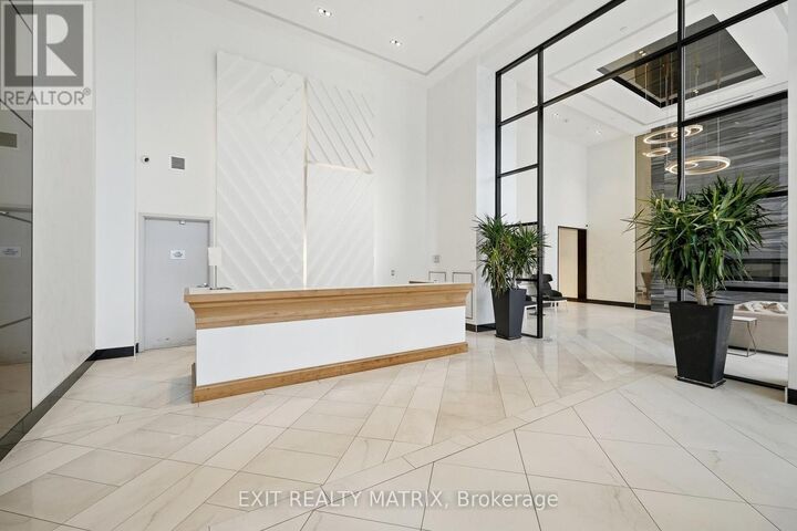 Property Photo: 255 Bay Street 513 ON K1R 0C5