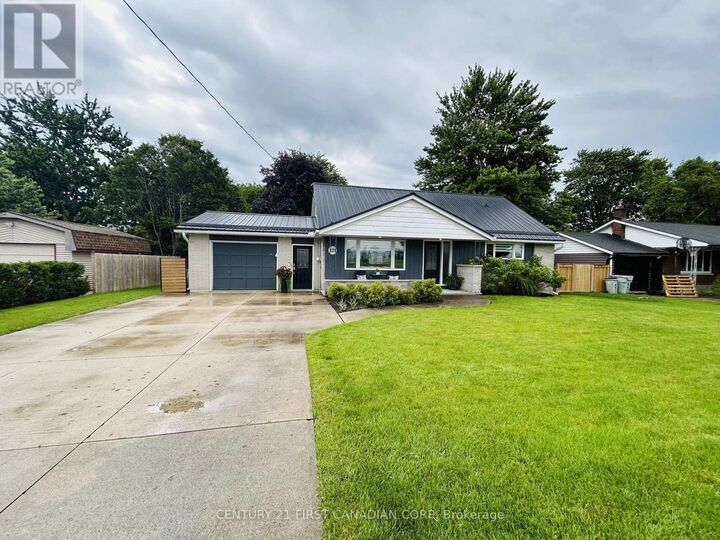 Property Photo:  121 Wellington Street West  ON N0M 1S2 