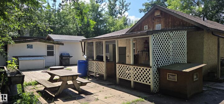Property Photo:  5211 47 Avenue  AB T0E 0A0 