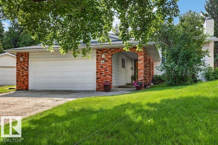 Property Photo:  20 Seymore Crescent B  AB T8N 0K9 