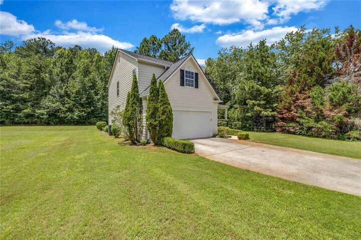Property Photo:  201 Forrest Way  GA 30268 