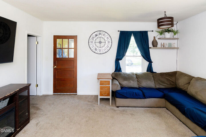 Property Photo: 1214 4th Avenue NE ND 58401