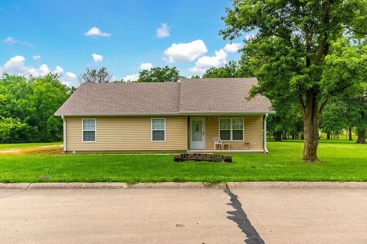Property Photo:  1409 Sannebeck Drive  MO 65265 