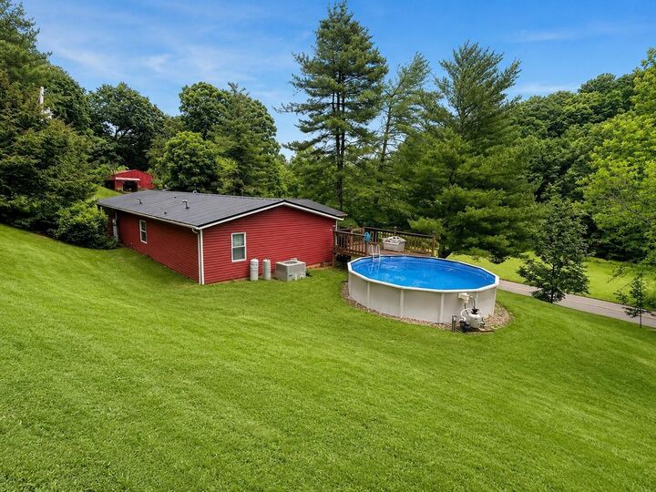 Property Photo:  1595 Adamsville Road  OH 45614 