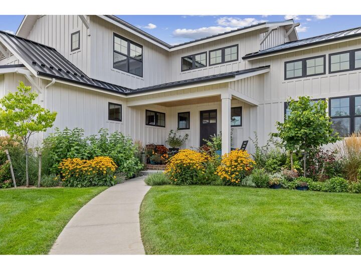 Property Photo:  5794 Jackdaw Dr  CO 80537 