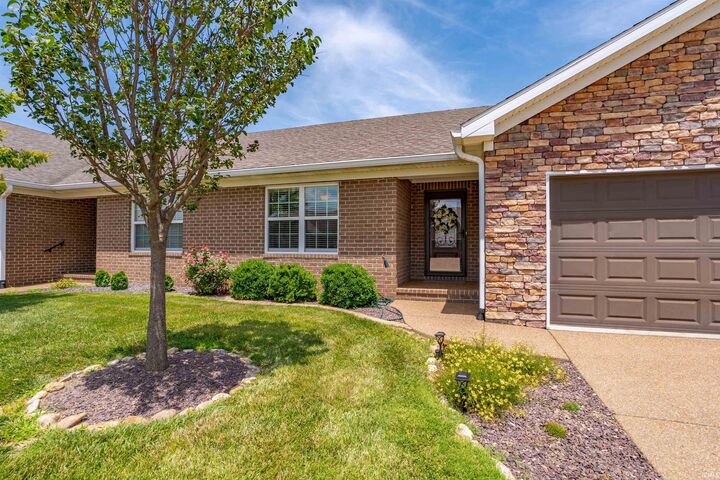 Property Photo:  9916 Arbor Lake Drive  IN 47630 