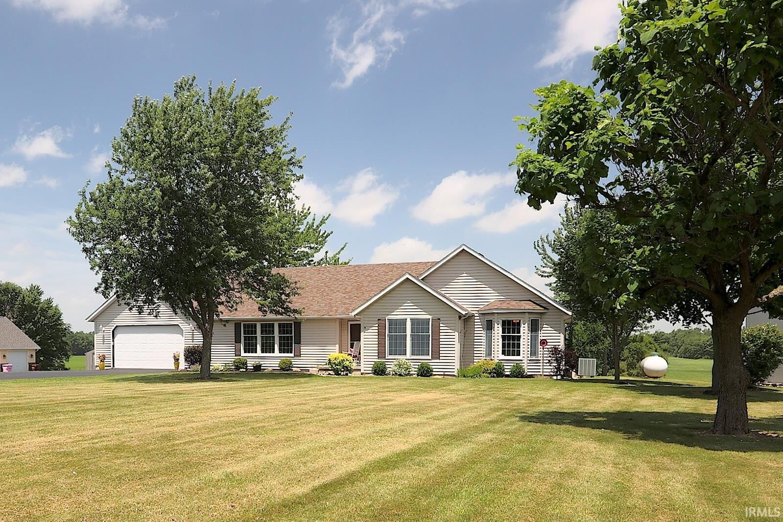 Property Photo:  2712 E 400 N  IN 46750 