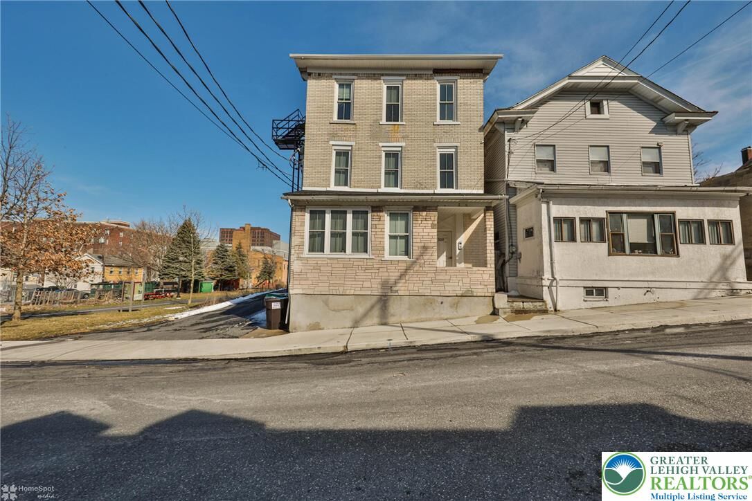 Property Photo: 328 Polk 3rd Floor PA 18015