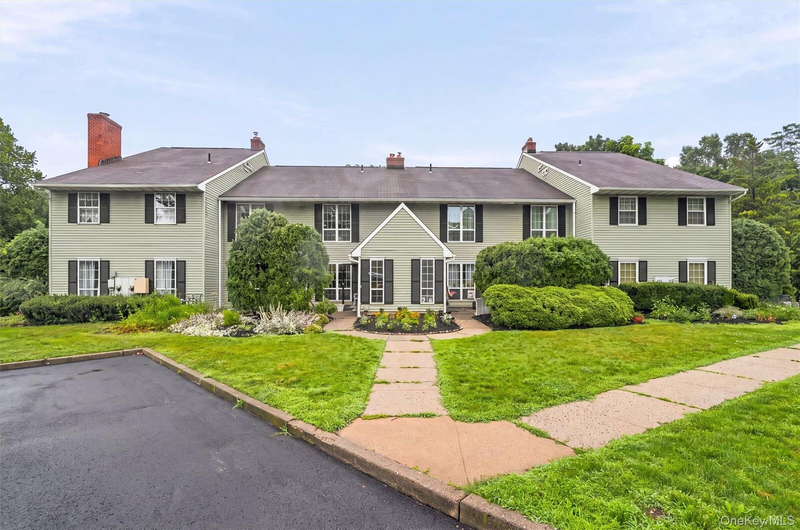 Property Photo:  47 Homestead Village Drive  NY 10990 