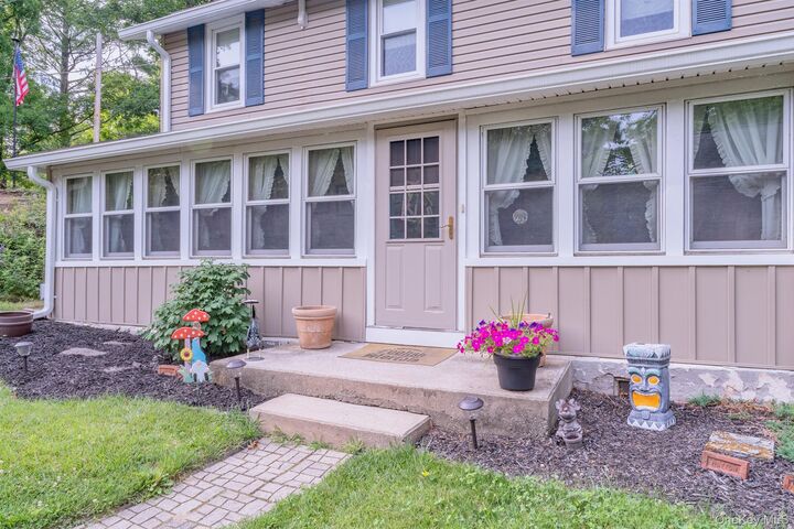 Property Photo:  542 Blue Mountain Road  NY 12477 
