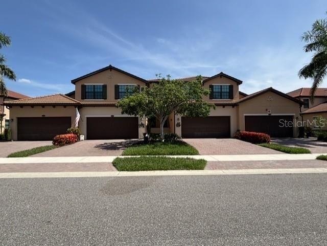 Property Photo: 10800 Tarflower Drive 102 FL 34293