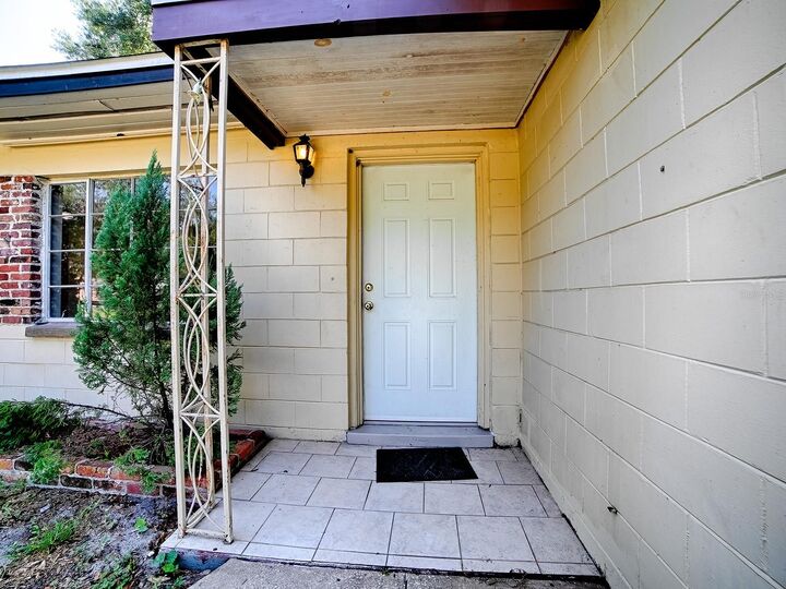 Property Photo: 404 Louis Street FL 34748