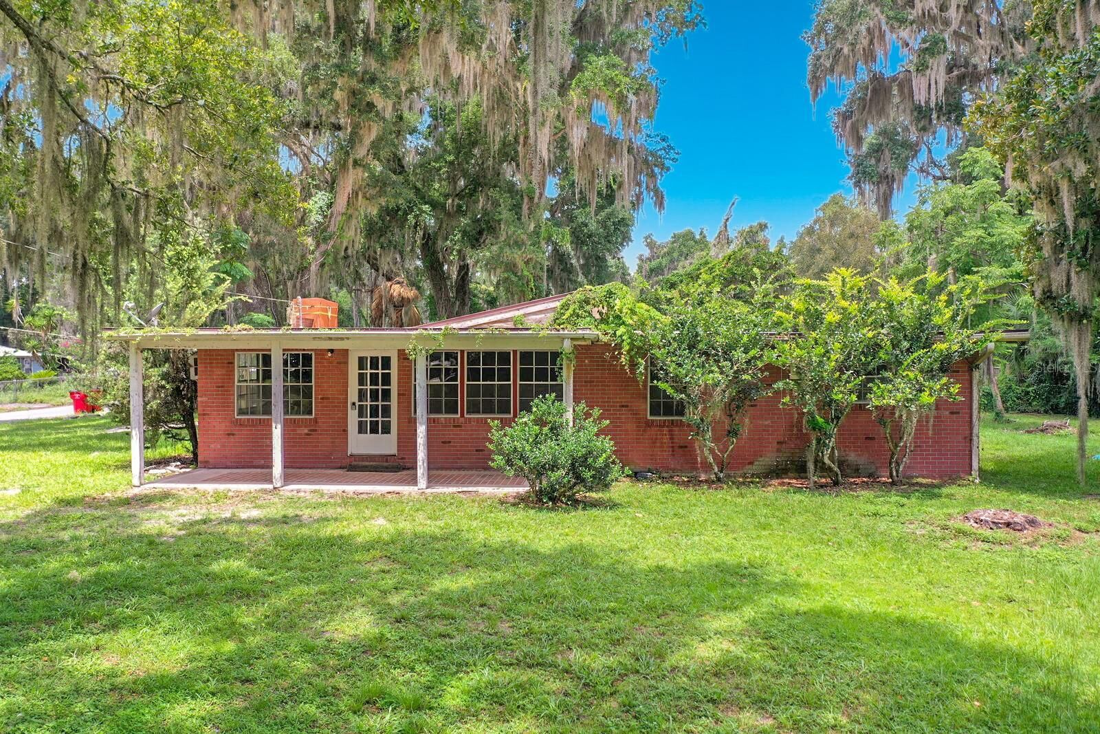 Property Photo:  1880 Cr 422  FL 33538 