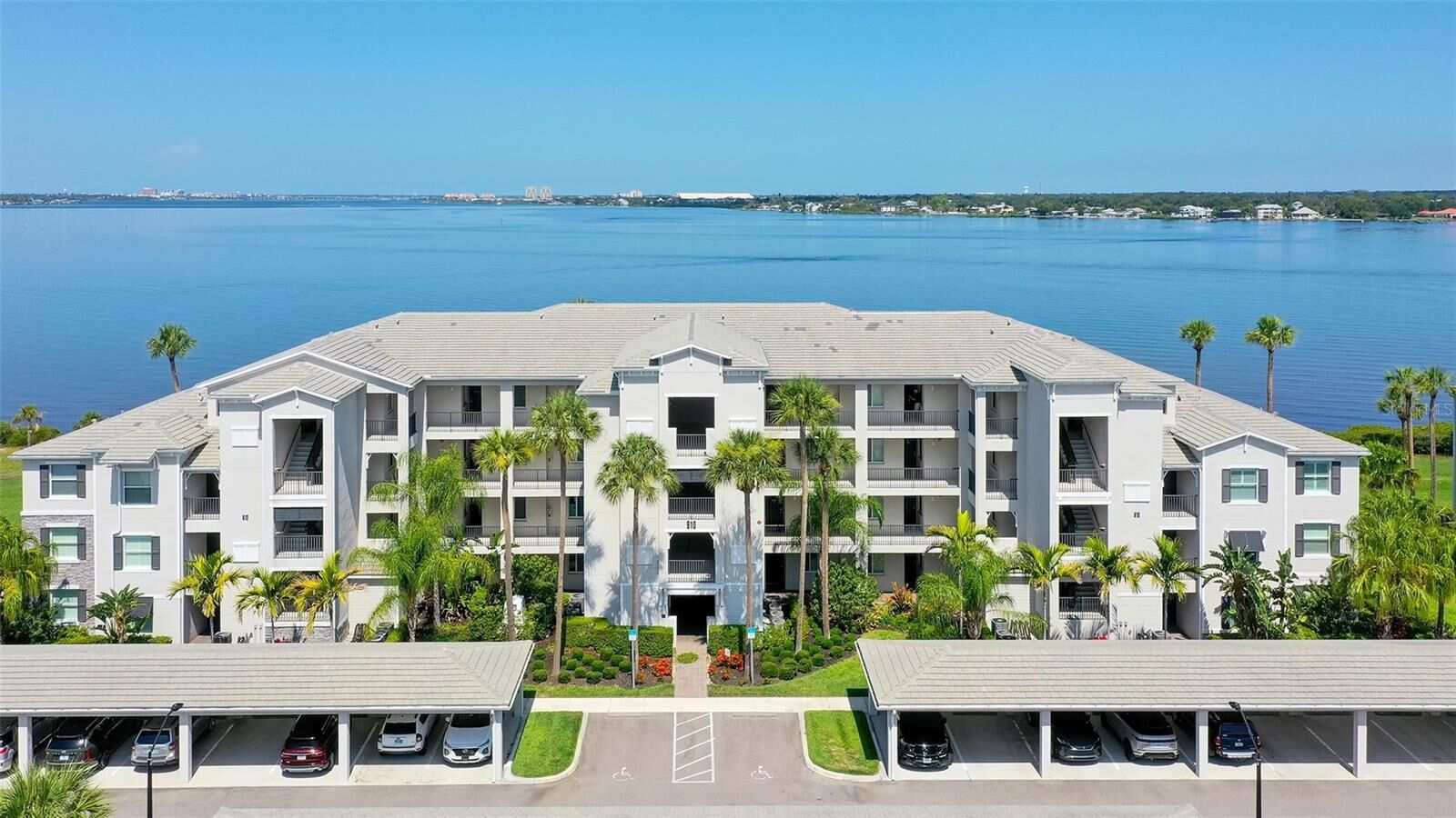 Property Photo: 910 Tidewater Shores Loop 103 FL 34208