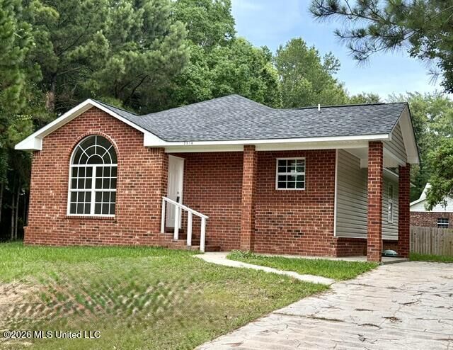 Property Photo:  2516 S Beachview Drive  MS 39564 