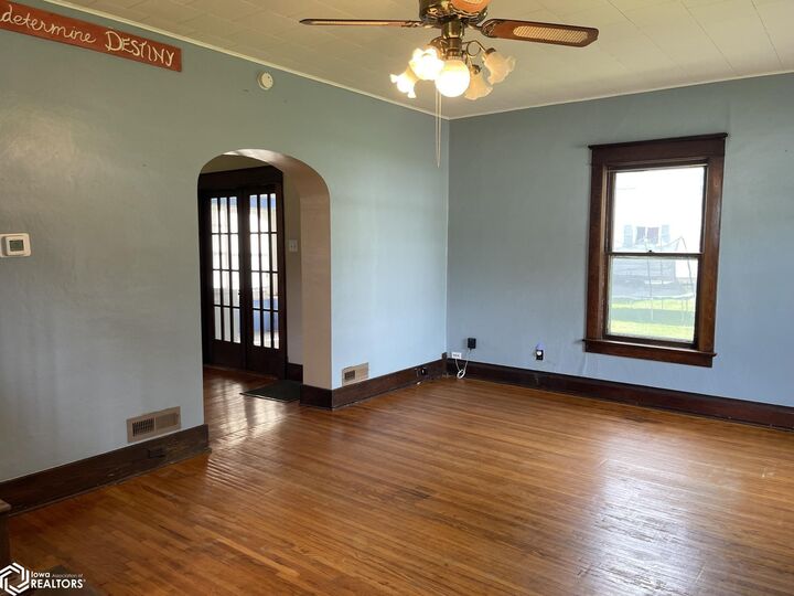 Property Photo:  1026 Summer Street  IA 50112 