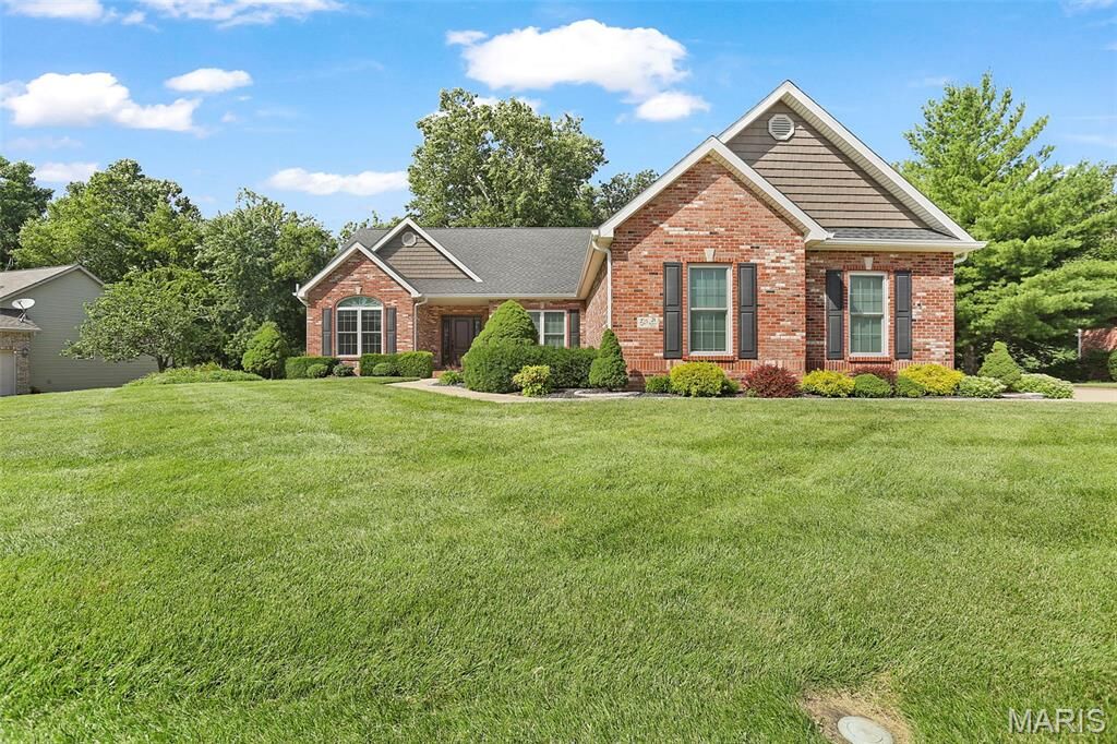 Property Photo:  21 Foxmoor Drive  IL 62062 