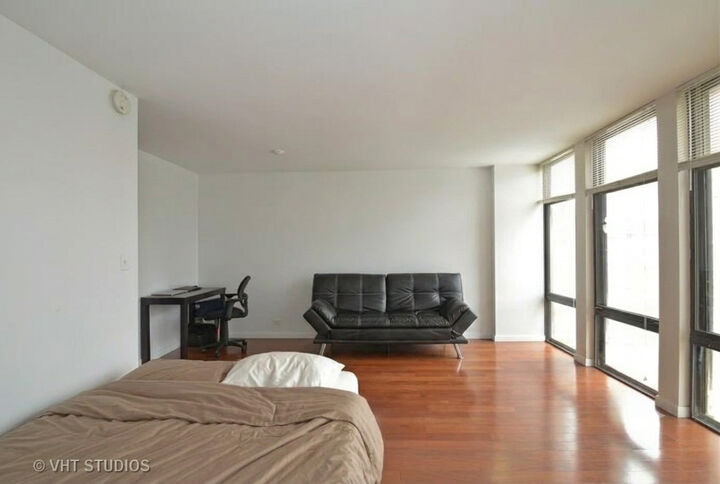 Property Photo: 1 E Scott Street 1606 IL 60610