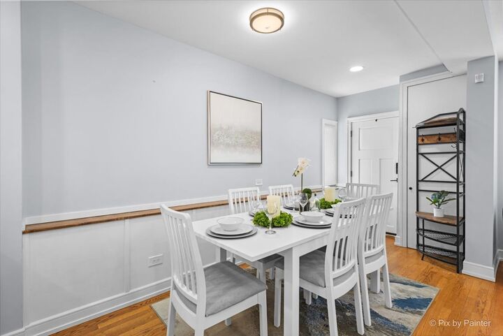 Property Photo:  1969 N Lincoln Avenue 1  IL 60614 