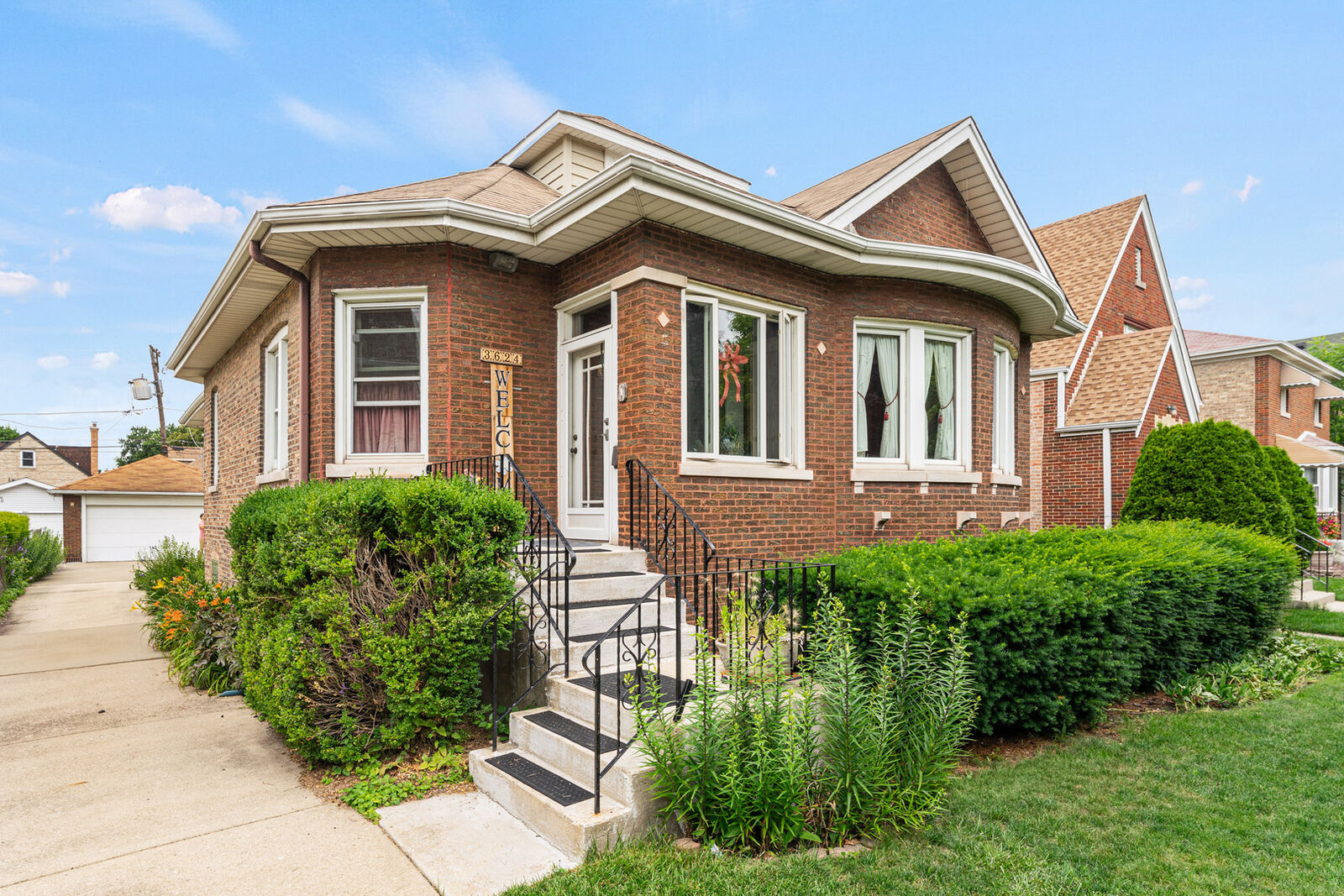 Property Photo: 3624 Wenonah Avenue IL 60402