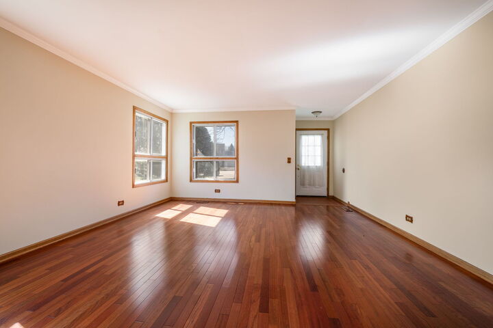 Property Photo:  1008 Churchill Drive  IL 60563 