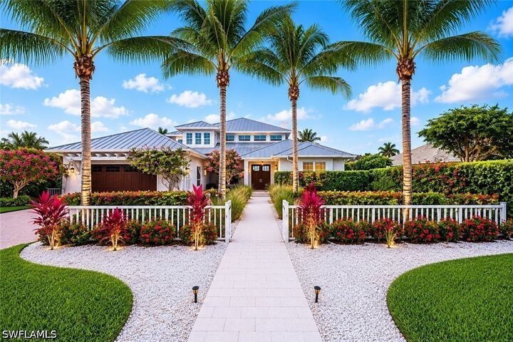 Property Photo: 1571 Bonita Lane FL 34102