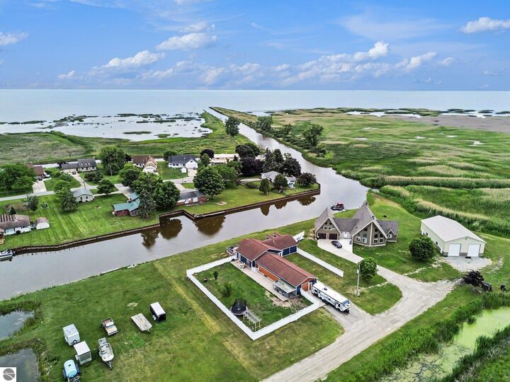 Property Photo:  2210 E Lola Lane  MI 48703 