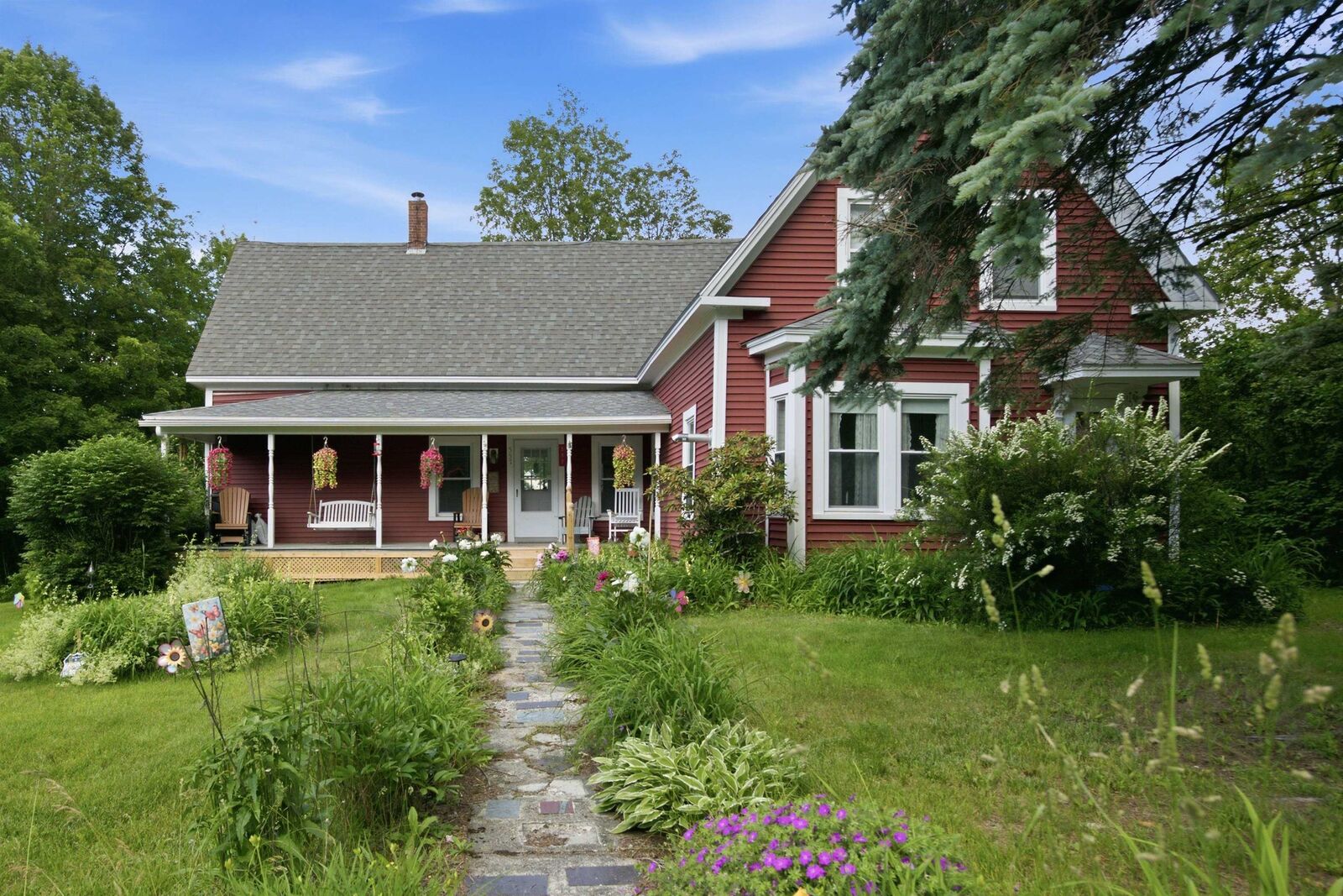 Property Photo:  557 Old East Road  NH 03598 