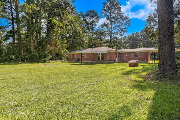 Property Photo:  9342 Dean Road  LA 71118 