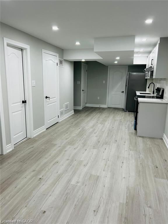 Property Photo:  216 Woodbine (Basement) Avenue  ON N2R 1Y5 