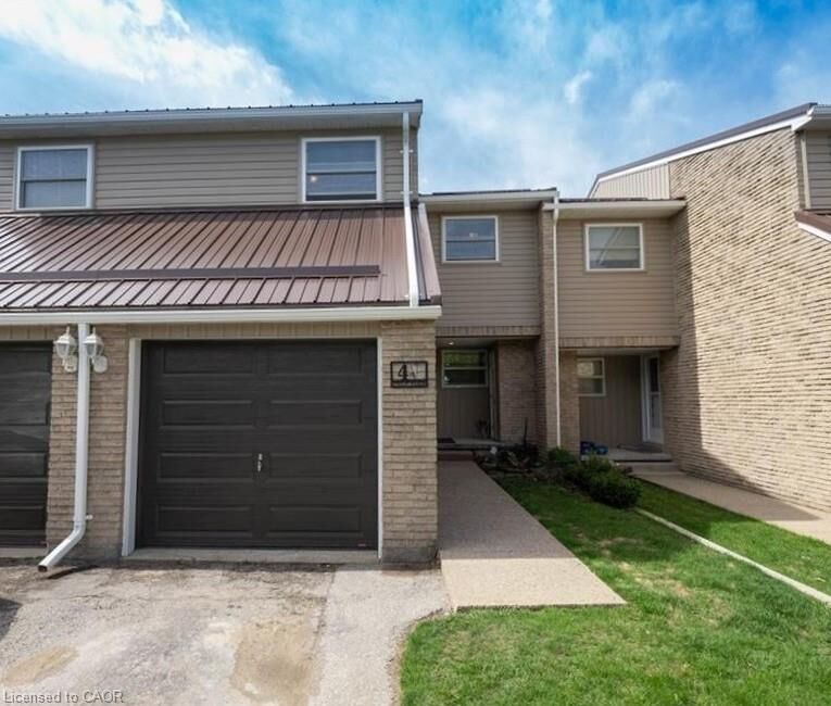 Property Photo:  42 Philip Place H  ON N2Z 2E7 