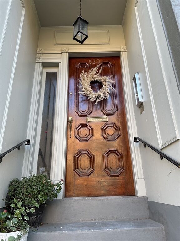 Property Photo:  520 Shawmut Ave 1  MA 02118 
