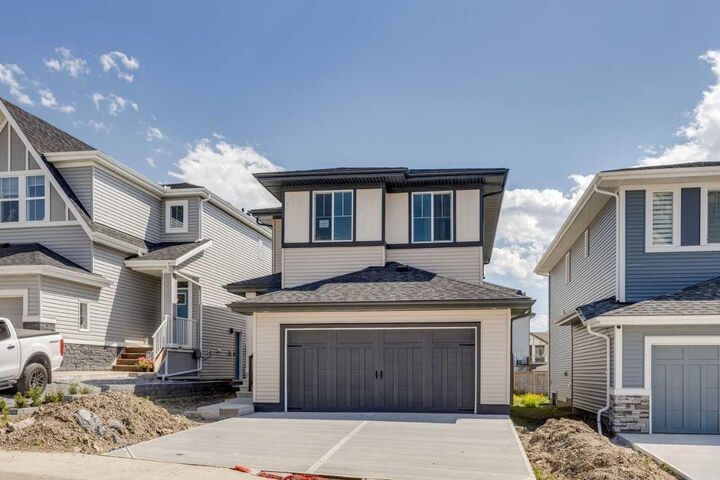 Property Photo: 175 Heritage Court AB T4C 2N4
