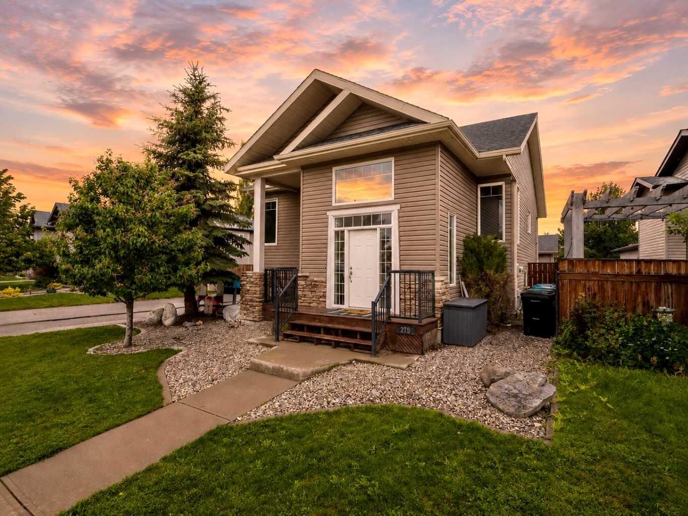 Property Photo:  275 Mt Sunburst Way W  AB T1K 2S6 
