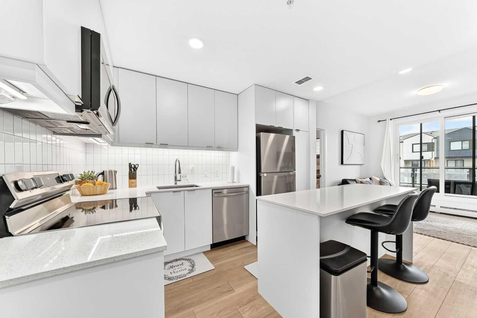 Property Photo: 8500 19 Avenue SE 1213 AB T2A 0M8